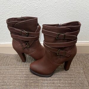 Madden Girl Size 6.5: Brown Mid Heeled Boots with Buckle Straps